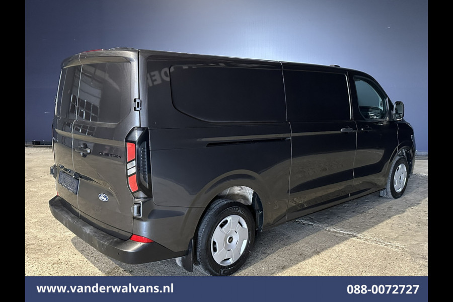 Ford Transit Custom 2.0 TDCI 136pk L2H1 Euro6 Airco | Camera | LED | Cruisecontrol | Apple Carplay Android Auto, Verwarmde voorruit, Parkeersensoren, Bijrijdersbank, 2800kg trekvermogen