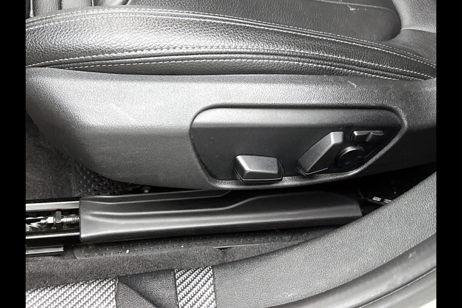 BMW 1-serie 128ti High Executive M-Sport (Goed OnderH, Carplay, Navi, Stoel/ Stuur VerW, Camera, Addapt Cruise, PDC V+A, Etc)