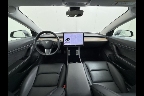 Tesla Model 3 SR+ 325PK LFP-Accu Trekhaak AutoPilot Leer Pano-Dak Adaptive Cruise Lmv 18" Camera's Elektr.-Stuur+Stoelen+Spiegels+Geheugen+Eas SOH 87% Ecc Navi Led DAB Voorverwarmen interieur via App Keyless One-Pedal-Drive 1.000KG Trekgewicht 1e Eigenaar Origineel Nederlandse Auto Fabrieksgarantie op Accu en Motor tot 10-12-2028/160.000km LFP accu dus 100% opladen !