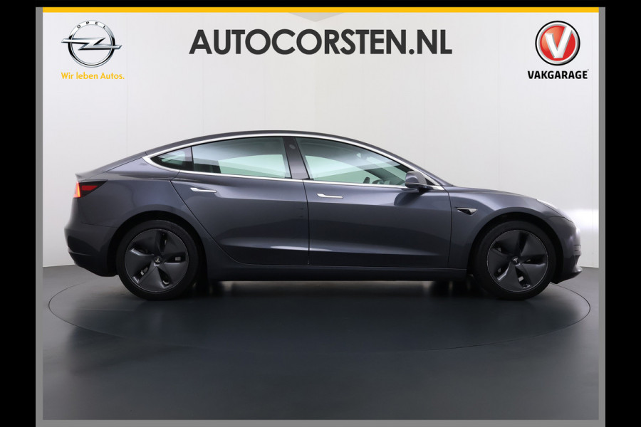 Tesla Model 3 SR+ 325PK LFP-Accu Trekhaak AutoPilot Leer Pano-Dak Adaptive Cruise Lmv 18" Camera's Elektr.-Stuur+Stoelen+Spiegels+Geheugen+Eas SOH 87% Ecc Navi Led DAB Voorverwarmen interieur via App Keyless One-Pedal-Drive 1.000KG Trekgewicht 1e Eigenaar Origineel Nederlandse Auto Fabrieksgarantie op Accu en Motor tot 10-12-2028/160.000km LFP accu dus 100% opladen !