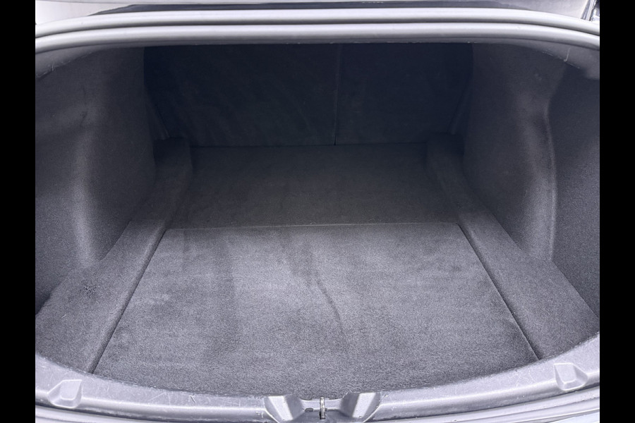 Tesla Model 3 SR+ 325PK LFP-Accu Trekhaak AutoPilot Leer Pano-Dak Adaptive Cruise Lmv 18" Camera's Elektr.-Stuur+Stoelen+Spiegels+Geheugen+Eas SOH 87% Ecc Navi Led DAB Voorverwarmen interieur via App Keyless One-Pedal-Drive 1.000KG Trekgewicht 1e Eigenaar Origineel Nederlandse Auto Fabrieksgarantie op Accu en Motor tot 10-12-2028/160.000km LFP accu dus 100% opladen !