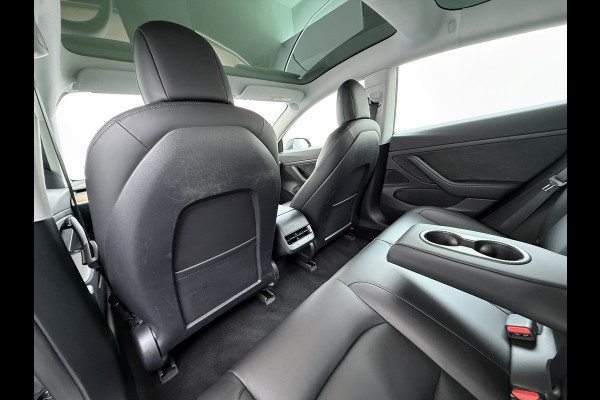 Tesla Model 3 SR+ 325PK LFP-Accu Trekhaak AutoPilot Leer Pano-Dak Adaptive Cruise Lmv 18" Camera's Elektr.-Stuur+Stoelen+Spiegels+Geheugen+Eas SOH 87% Ecc Navi Led DAB Voorverwarmen interieur via App Keyless One-Pedal-Drive 1.000KG Trekgewicht 1e Eigenaar Origineel Nederlandse Auto Fabrieksgarantie op Accu en Motor tot 10-12-2028/160.000km LFP accu dus 100% opladen !