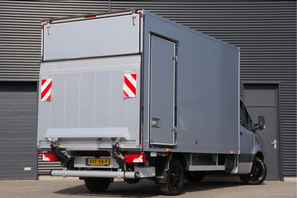 Mercedes-Benz Sprinter 319 3.0 CDI V6 AUT. BAKWAGEN/LAADKLEP/ZIJDEUR, LED, CRUISE, CLIMA, DAB, NAVI BY APPLE CARPLAY, MEUBELBAK