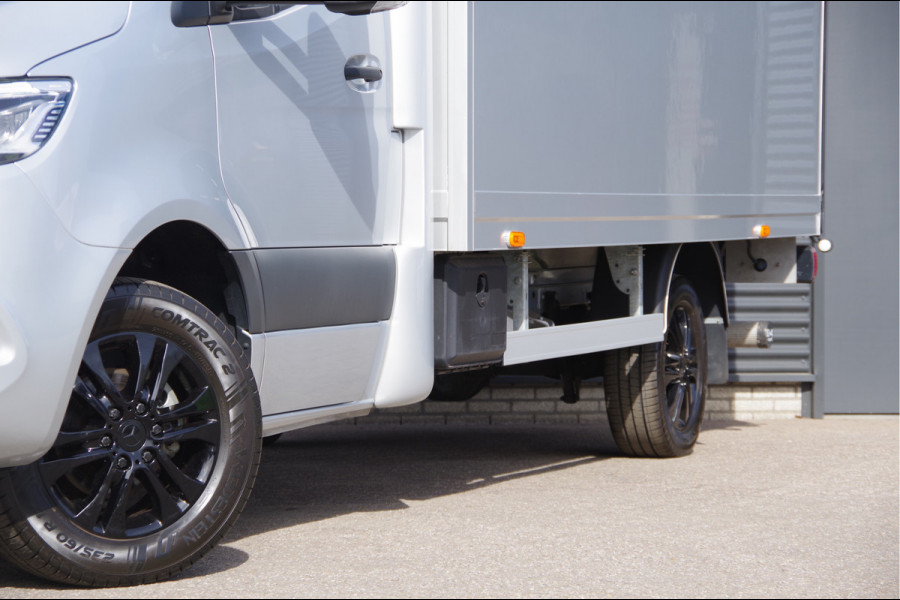 Mercedes-Benz Sprinter 319 3.0 CDI V6 AUT. BAKWAGEN/LAADKLEP/ZIJDEUR, LED, CRUISE, CLIMA, DAB, NAVI BY APPLE CARPLAY, MEUBELBAK