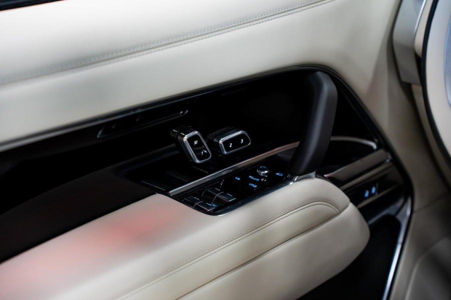 Land Rover Range Rover 3.0 P460e HSE PHEV *Panorama / Meridian / Memory / Ventilatie- & Massage / Soft-Close / Surround-view / HUD*