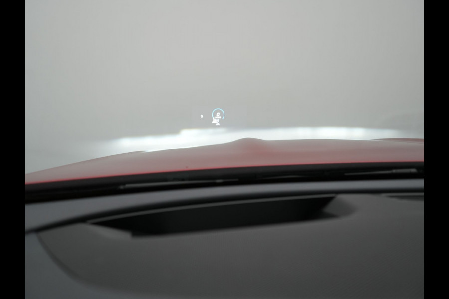 Mercedes-Benz E-Klasse Estate 300 e AMG Line PHEV 320pk | Luchtvering |  Panodak | Trekhaak af Fabriek | Adaptive Cruise | Head Up | Multibeam LED | Lederen Sportstoelen | Widscreen Navi | Sfeerverlichting | Camera |