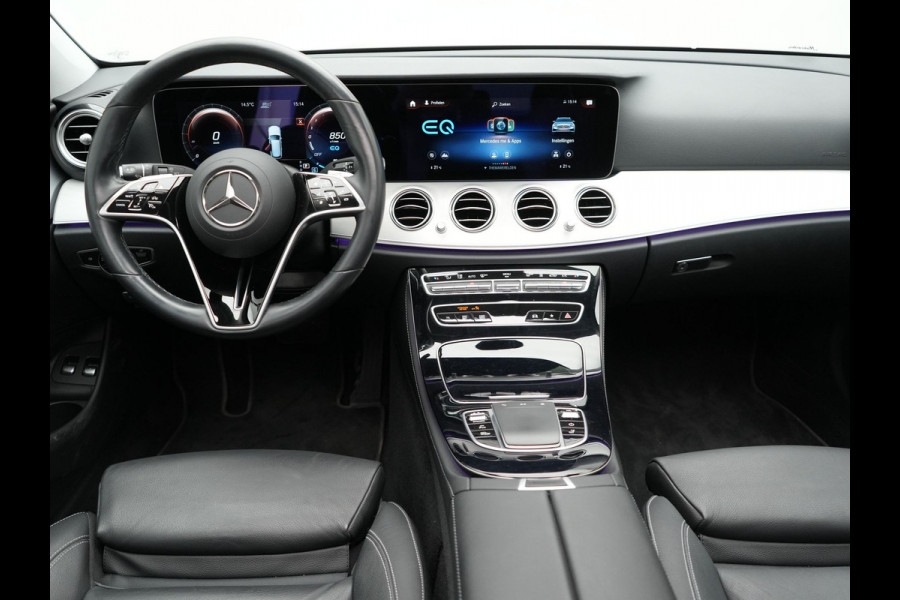 Mercedes-Benz E-Klasse Estate 300 e AMG Line PHEV 320pk | Luchtvering |  Panodak | Trekhaak af Fabriek | Adaptive Cruise | Head Up | Multibeam LED | Lederen Sportstoelen | Widscreen Navi | Sfeerverlichting | Camera |