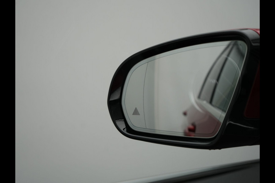 Mercedes-Benz E-Klasse Estate 300 e AMG Line PHEV 320pk | Luchtvering |  Panodak | Trekhaak af Fabriek | Adaptive Cruise | Head Up | Multibeam LED | Lederen Sportstoelen | Widscreen Navi | Sfeerverlichting | Camera |