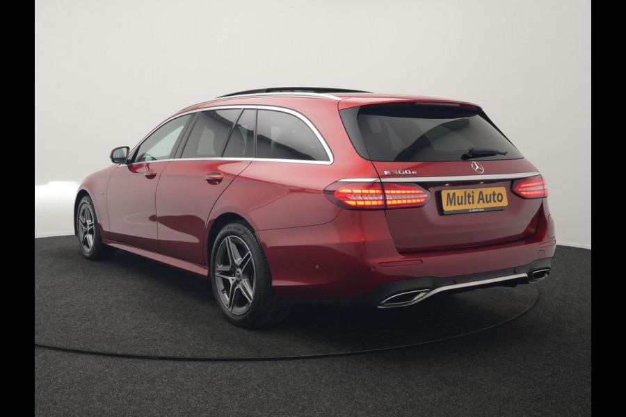 Mercedes-Benz E-Klasse Estate 300 e AMG Line PHEV 320pk | Luchtvering |  Panodak | Trekhaak af Fabriek | Adaptive Cruise | Head Up | Multibeam LED | Lederen Sportstoelen | Widscreen Navi | Sfeerverlichting | Camera |