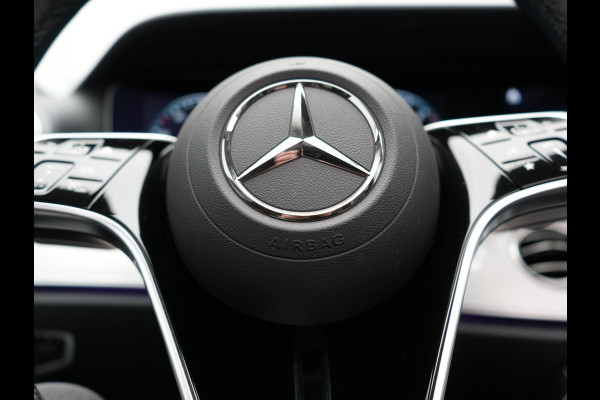 Mercedes-Benz E-Klasse Estate 300 e AMG Line PHEV 320pk | Luchtvering |  Panodak | Trekhaak af Fabriek | Adaptive Cruise | Head Up | Multibeam LED | Lederen Sportstoelen | Widscreen Navi | Sfeerverlichting | Camera |
