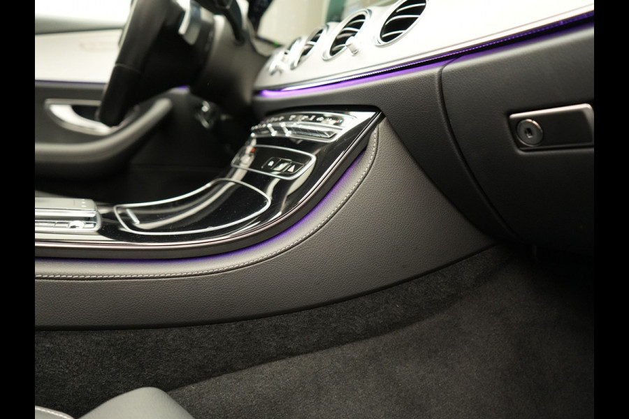 Mercedes-Benz E-Klasse Estate 300 e AMG Line PHEV 320pk | Luchtvering |  Panodak | Trekhaak af Fabriek | Adaptive Cruise | Head Up | Multibeam LED | Lederen Sportstoelen | Widscreen Navi | Sfeerverlichting | Camera |