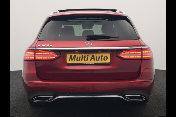 Mercedes-Benz E-Klasse Estate 300 e AMG Line PHEV 320pk | Luchtvering |  Panodak | Trekhaak af Fabriek | Adaptive Cruise | Head Up | Multibeam LED | Lederen Sportstoelen | Widscreen Navi | Sfeerverlichting | Camera |