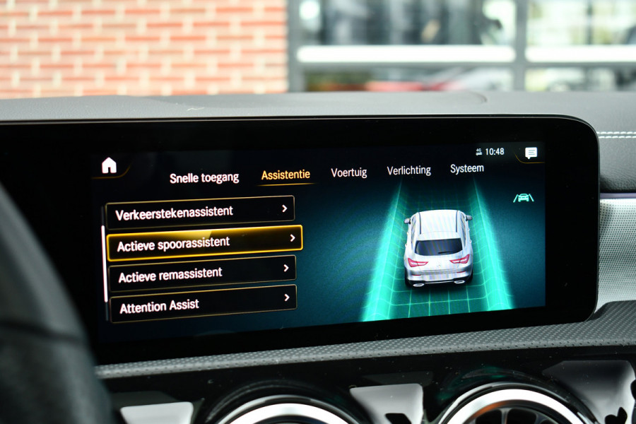 Mercedes-Benz CLA-Klasse Shooting Brake 250 e AMG Pano 360-cam Night 19inch