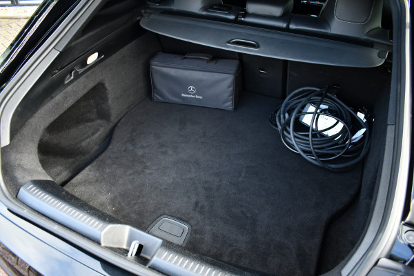 Mercedes-Benz CLA-Klasse Shooting Brake 250 e AMG Pano 360-cam Night 19inch