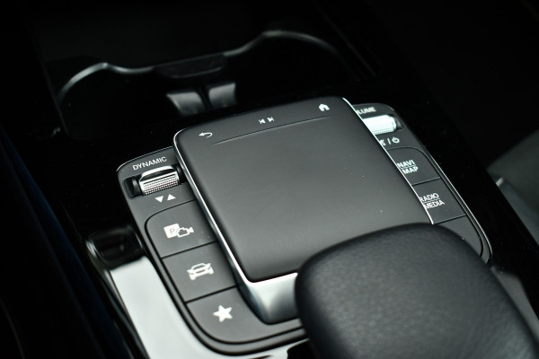 Mercedes-Benz CLA-Klasse Shooting Brake 250 e AMG Pano 360-cam Night 19inch