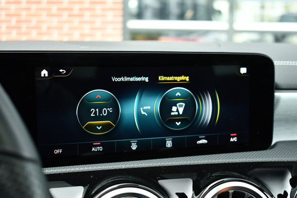 Mercedes-Benz CLA-Klasse Shooting Brake 250 e AMG Pano 360-cam Night 19inch