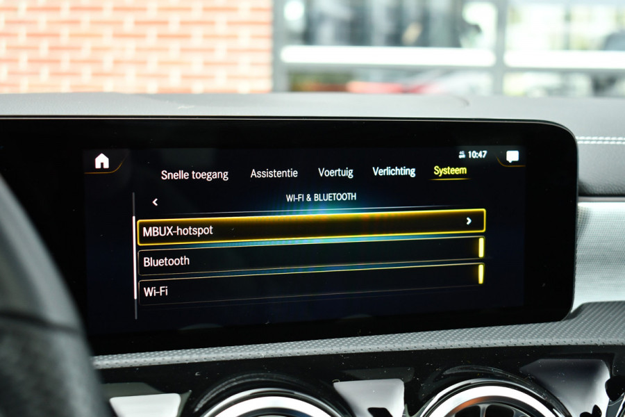 Mercedes-Benz CLA-Klasse Shooting Brake 250 e AMG Pano 360-cam Night 19inch