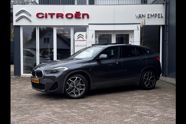 BMW X2 XDrive25e High Executive M-Pakket | Schuif-Kantel dak | Memory | Camera | Stoelverwarming | Elek. Achterklep