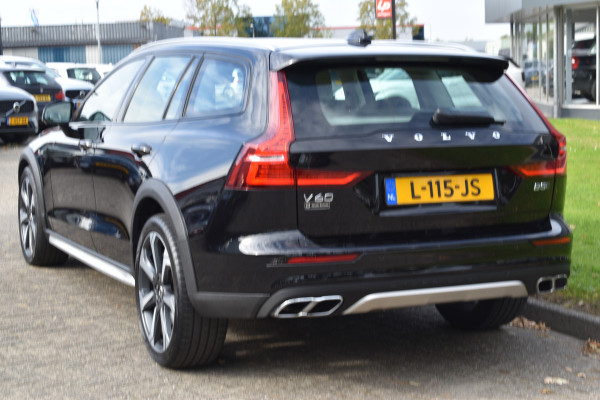 Volvo V60 Cross Country B5 265PK Automaat AWD Pro | Trekhaak | ACC | Blis | Camera | Styling kit | 20"LMV
