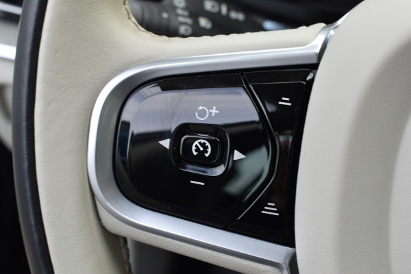 Volvo V60 Cross Country B5 265PK Automaat AWD Pro | Trekhaak | ACC | Blis | Camera | Styling kit | 20"LMV