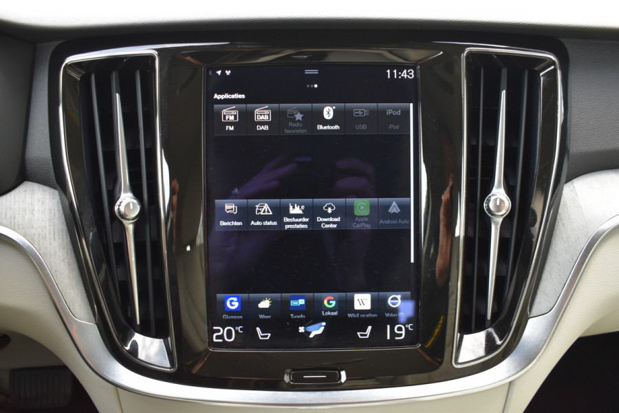 Volvo V60 Cross Country B5 265PK Automaat AWD Pro | Trekhaak | ACC | Blis | Camera | Styling kit | 20"LMV