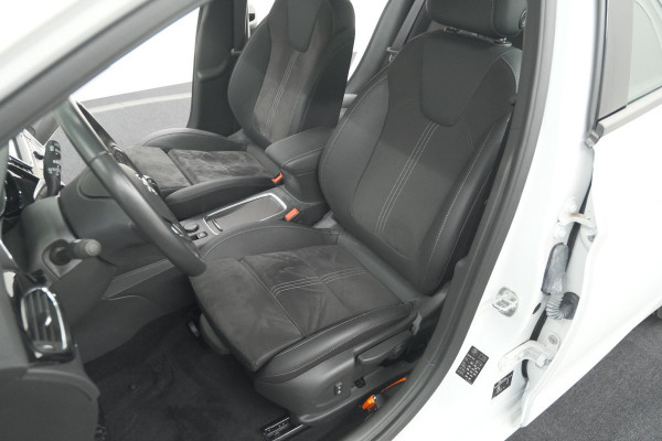 Opel Astra Turbo 130 Business Elegance | Camera | Dodehoekdetectie | Apple Carplay | Alcantara Pakket