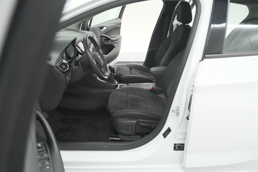Opel Astra Turbo 130 Business Elegance | Camera | Dodehoekdetectie | Apple Carplay | Alcantara Pakket