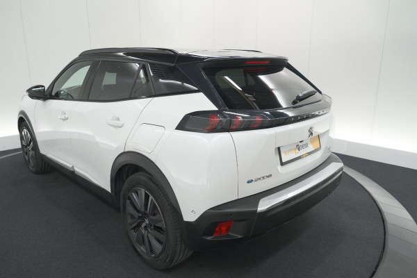 Peugeot e-2008 EV GT 50 kWh | Camera | Alcantara Pakket | Adaptieve Cruise Control | Stoelverwarming | Dodehoekdetectie