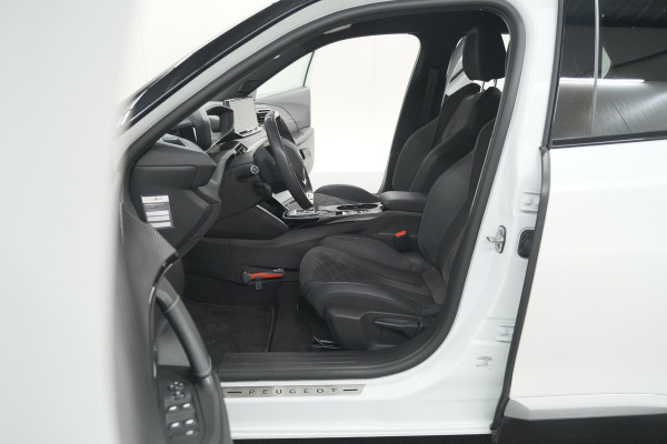 Peugeot e-2008 EV GT 50 kWh | Camera | Alcantara Pakket | Adaptieve Cruise Control | Stoelverwarming | Dodehoekdetectie