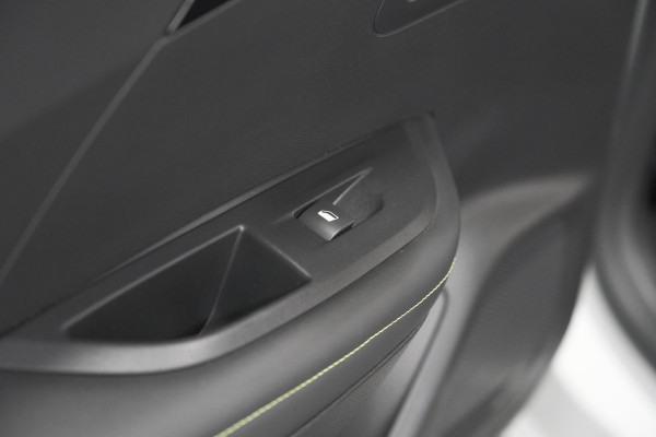 Peugeot e-2008 EV GT 50 kWh | Camera | Alcantara Pakket | Adaptieve Cruise Control | Stoelverwarming | Dodehoekdetectie
