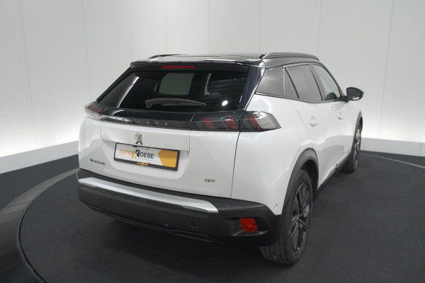 Peugeot e-2008 EV GT 50 kWh | Camera | Alcantara Pakket | Adaptieve Cruise Control | Stoelverwarming | Dodehoekdetectie