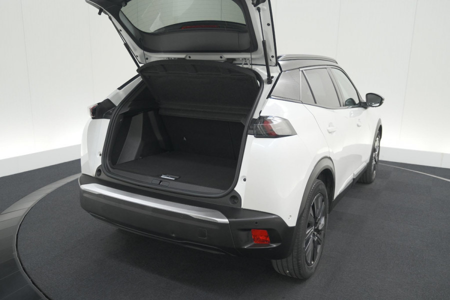 Peugeot e-2008 EV GT 50 kWh | Camera | Alcantara Pakket | Adaptieve Cruise Control | Stoelverwarming | Dodehoekdetectie