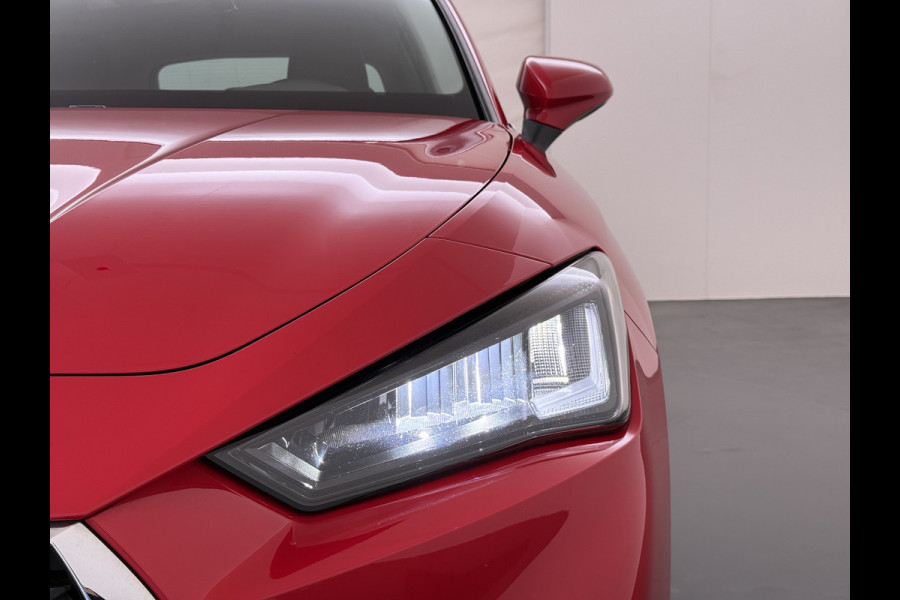 Seat Leon Sportstourer 1.5T 131pk NWE Model Trekhaak Camera Adaptive-Cruise Navi Ecc Virtual Cockpit Apple Carplay/Android Auto Pdc Style  Lmv Led DAB Keyless Isofix Front assist Regensensor Bluetooth Rijstrooksensor 1e Eigenaar Origineel Nederlandse Auto