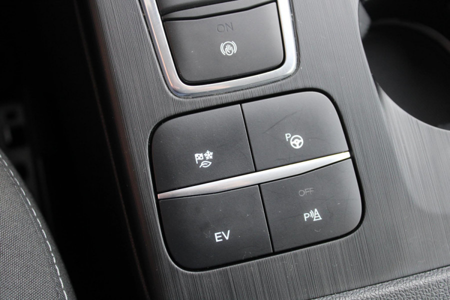 Ford Kuga 2.5 PHEV Titanium | 21.000 KM ! | Winterpack | Camera | Adaptive cruise control