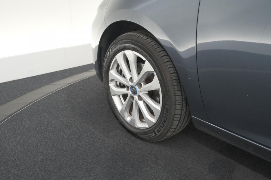 Renault ZOE R110 Life 52 kWh | Koopaccu | 3 Fase | Camera | Apple Carplay | Parkeersensoren