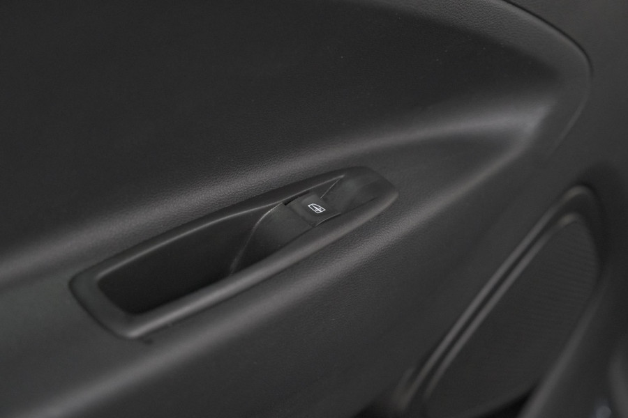 Renault ZOE R110 Life 52 kWh | Koopaccu | 3 Fase | Camera | Apple Carplay | Parkeersensoren