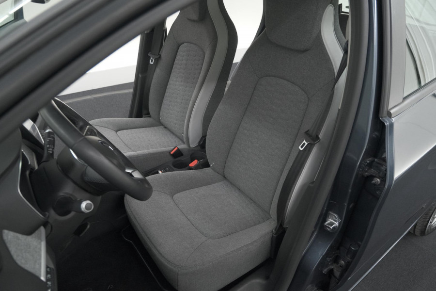 Renault ZOE R110 Life 52 kWh | Koopaccu | 3 Fase | Camera | Apple Carplay | Parkeersensoren