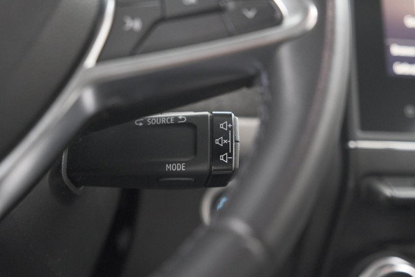 Renault ZOE R110 Life 52 kWh | Koopaccu | 3 Fase | Camera | Apple Carplay | Parkeersensoren