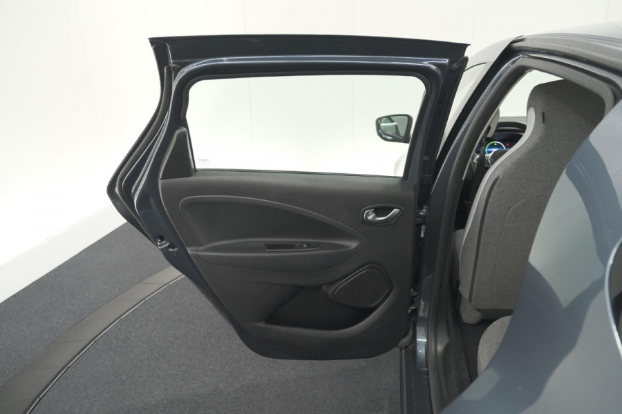 Renault ZOE R110 Life 52 kWh | Koopaccu | 3 Fase | Camera | Apple Carplay | Parkeersensoren