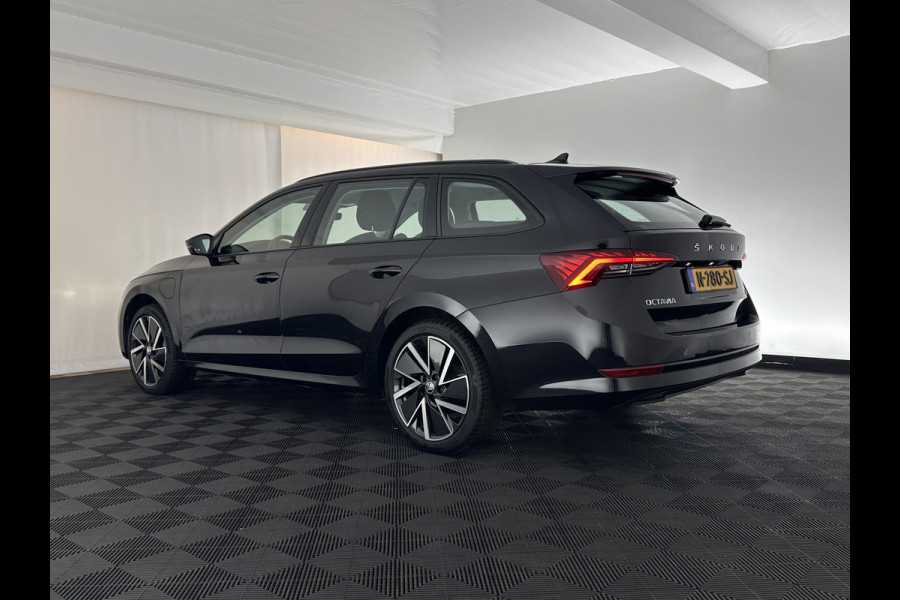 Škoda Octavia Combi 1.4 TSI iV PHEV Business Edition (Plug-in) (INCL.BTW) *FULL-LED | DIGI-COCKPIT | COMFORTSEATS | NAVI-FULLMAP | PRIVACY-GLASS | DAB | SHIFT-PADDLES | ECC | PDC | CRUISE | TOWBAR | 18''ALU*