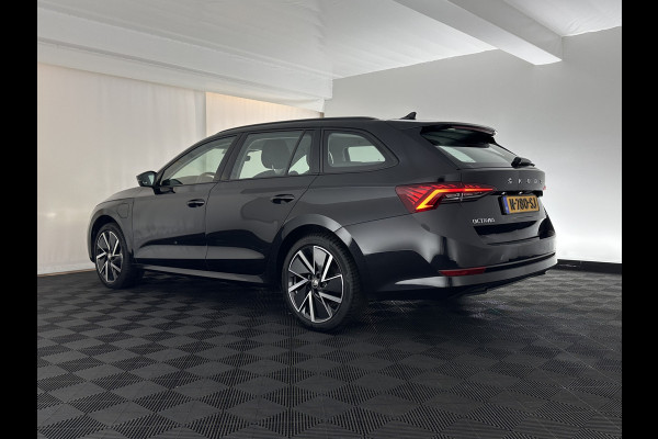 Škoda Octavia Combi 1.4 TSI iV PHEV Business Edition (Plug-in) (INCL.BTW) *FULL-LED | DIGI-COCKPIT | COMFORTSEATS | NAVI-FULLMAP | PRIVACY-GLASS | DAB | SHIFT-PADDLES | ECC | PDC | CRUISE | TOWBAR | 18''ALU*
