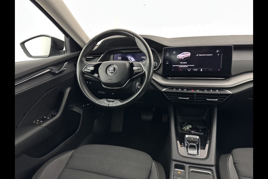 Škoda Octavia Combi 1.4 TSI iV PHEV Business Edition (Plug-in) (INCL.BTW) *FULL-LED | DIGI-COCKPIT | COMFORTSEATS | NAVI-FULLMAP | PRIVACY-GLASS | DAB | SHIFT-PADDLES | ECC | PDC | CRUISE | TOWBAR | 18''ALU*