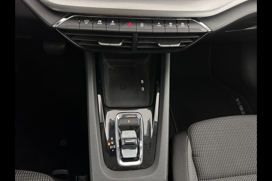 Škoda Octavia Combi 1.4 TSI iV PHEV Business Edition (Plug-in) (INCL.BTW) *FULL-LED | DIGI-COCKPIT | COMFORTSEATS | NAVI-FULLMAP | PRIVACY-GLASS | DAB | SHIFT-PADDLES | ECC | PDC | CRUISE | TOWBAR | 18''ALU*