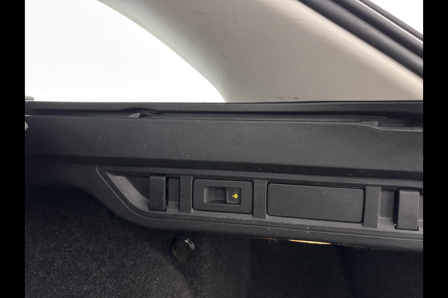 Škoda Octavia Combi 1.4 TSI iV PHEV Business Edition (Plug-in) (INCL.BTW) *FULL-LED | DIGI-COCKPIT | COMFORTSEATS | NAVI-FULLMAP | PRIVACY-GLASS | DAB | SHIFT-PADDLES | ECC | PDC | CRUISE | TOWBAR | 18''ALU*