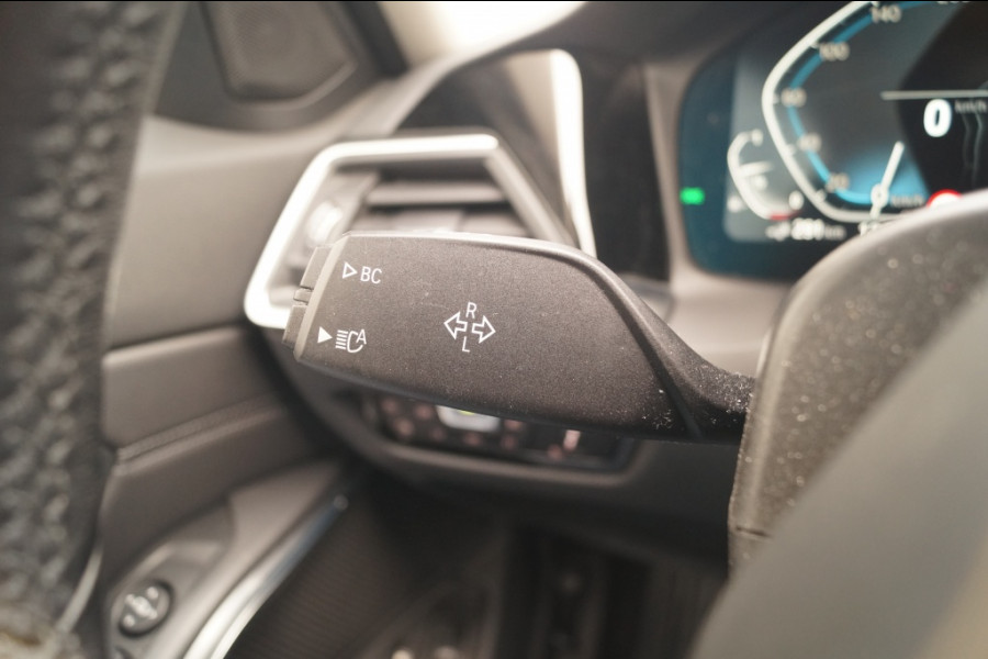 BMW 3 Serie Touring 320e PHEV Business Edition -LEER-TREKHAAK-ECC-