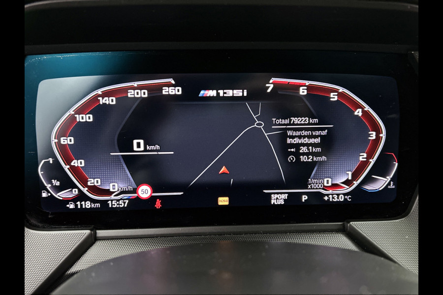 BMW 1-serie M135i xDrive High Executive (Dealer OnderH, Panorama, Stuur Verwarming, StoelV, Schaalstoelen, Navi Pro, PDC, Etc)