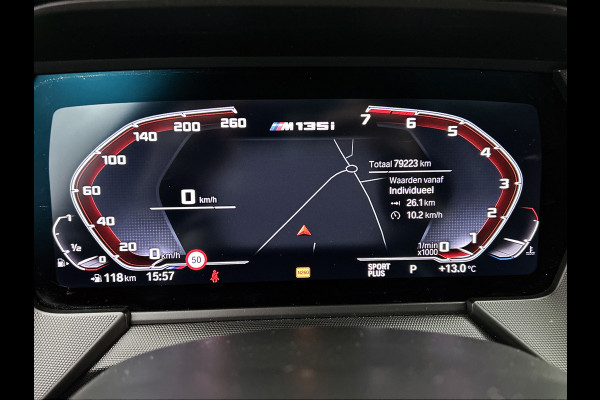 BMW 1-serie M135i xDrive High Executive (Dealer OnderH, Panorama, Stuur Verwarming, StoelV, Schaalstoelen, Navi Pro, PDC, Etc)