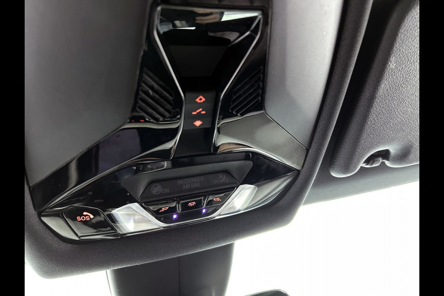 BMW 1-serie M135i xDrive High Executive (Dealer OnderH, Panorama, Stuur Verwarming, StoelV, Schaalstoelen, Navi Pro, PDC, Etc)