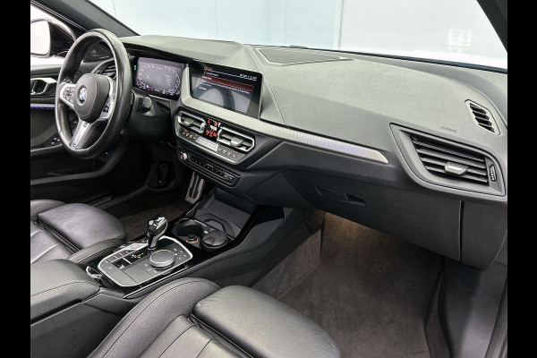 BMW 1-serie M135i xDrive High Executive (Dealer OnderH, Panorama, Stuur Verwarming, StoelV, Schaalstoelen, Navi Pro, PDC, Etc)