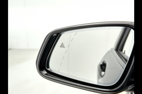 BMW 1-serie M135i xDrive High Executive (Dealer OnderH, Panorama, Stuur Verwarming, StoelV, Schaalstoelen, Navi Pro, PDC, Etc)